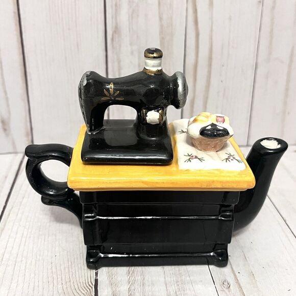 Cardinal Inc & World Bazaars  Teapot Ceramic Sewing Machine Vintage Collectible - Picture 4 of 16